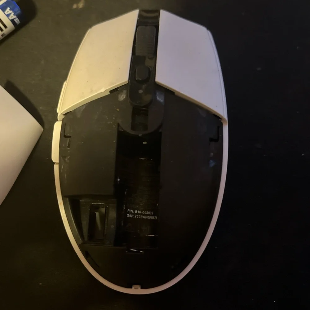 Logitech White Wireless Mouse with Black Accents